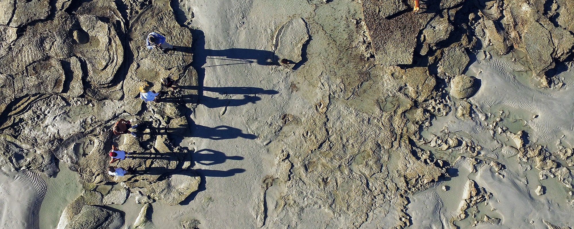 Aerial-view-of-Cable-Beach-dinosaur-tracks
